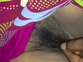 Watch this hot and horny Telugu aunty get down and dirty
