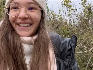 EmmiHill's 18yo cooch gets tongued and slurped until she pisses in public